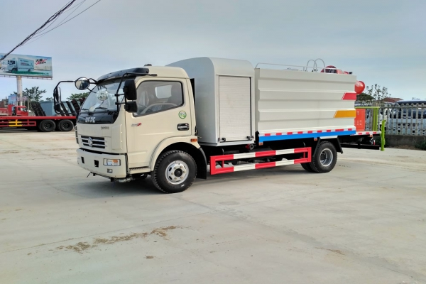 東風大多利卡抑塵車(方形6.5噸、30-50米霧炮、單排駕駛室)圖片