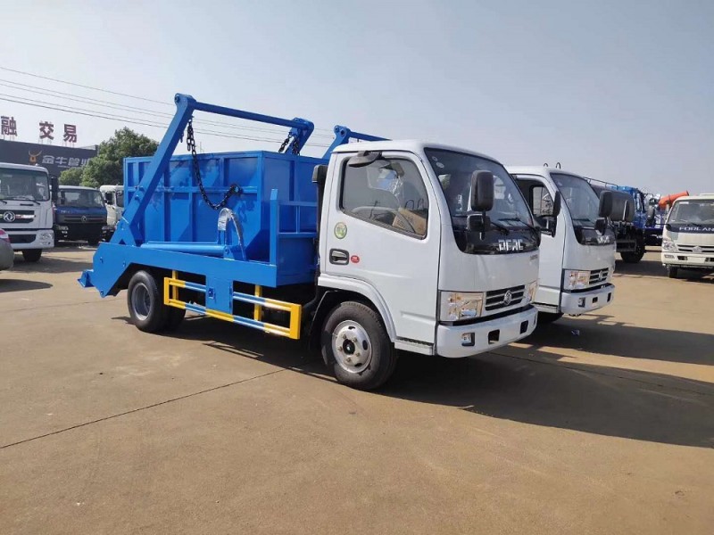 東風小多利卡5-6方擺臂垃圾車