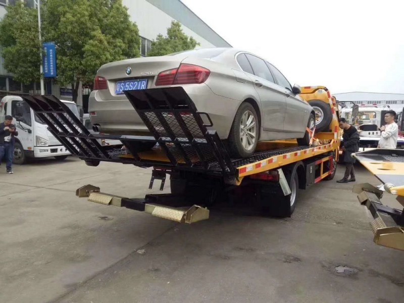 東風(fēng)大多利卡一拖二清障車