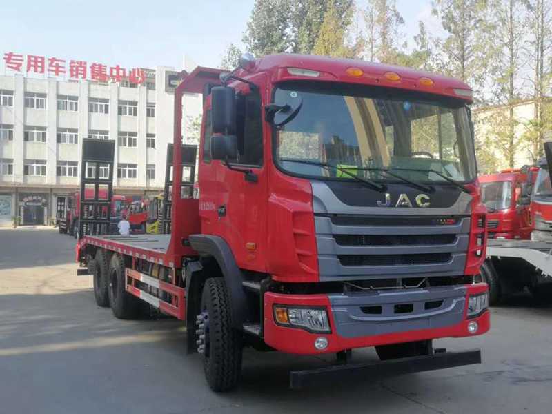 江淮后八輪平板運(yùn)輸車