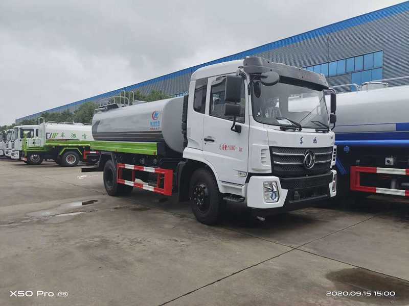 東風(fēng)D17灑水車（12噸）圖片