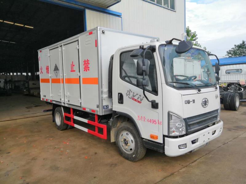 虎V雜項(xiàng)9類(lèi)危險(xiǎn)物品廂式運(yùn)輸車(chē)