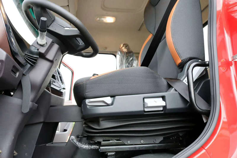 陜汽軒德翼6后八輪隨車吊圖片