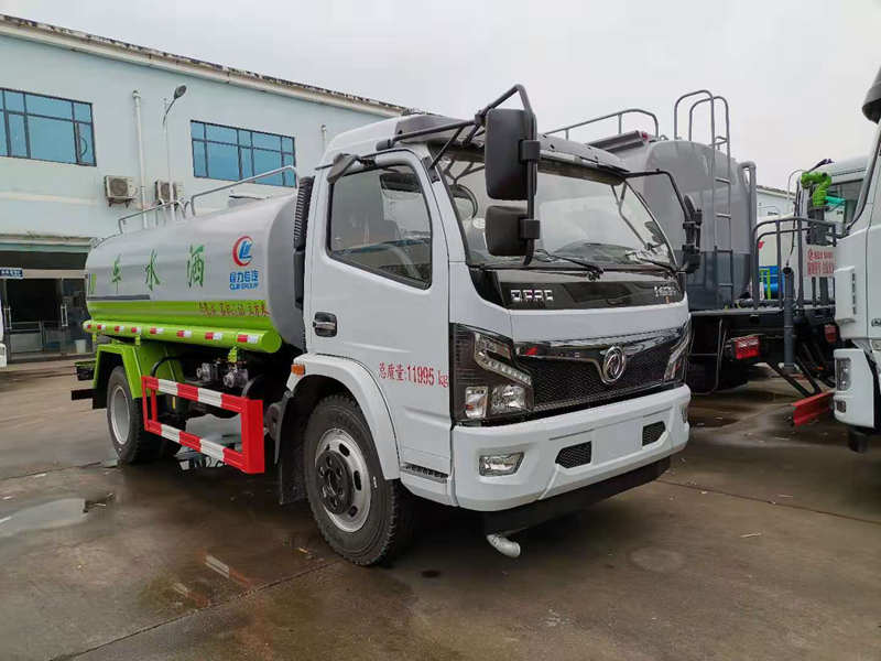 東風(fēng)大多利卡灑水車(chē)（9方）