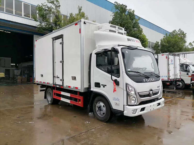奧鈴速運(yùn)冷藏車(chē)