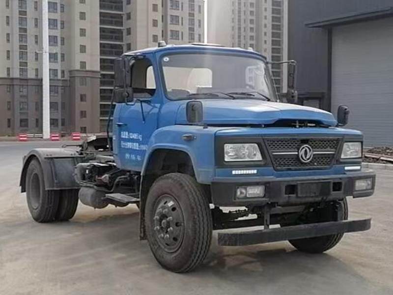 東風(fēng)尖頭半掛教練車